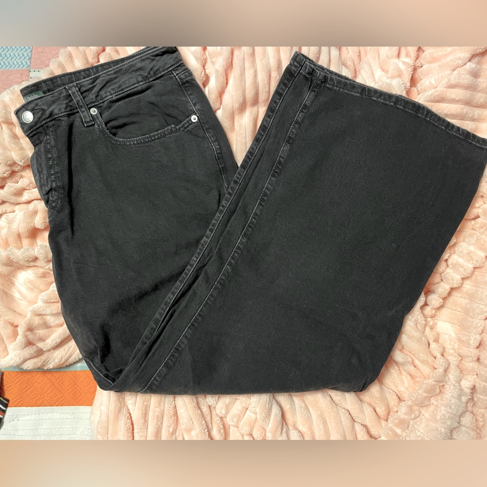 Wide Fable Black Jeans